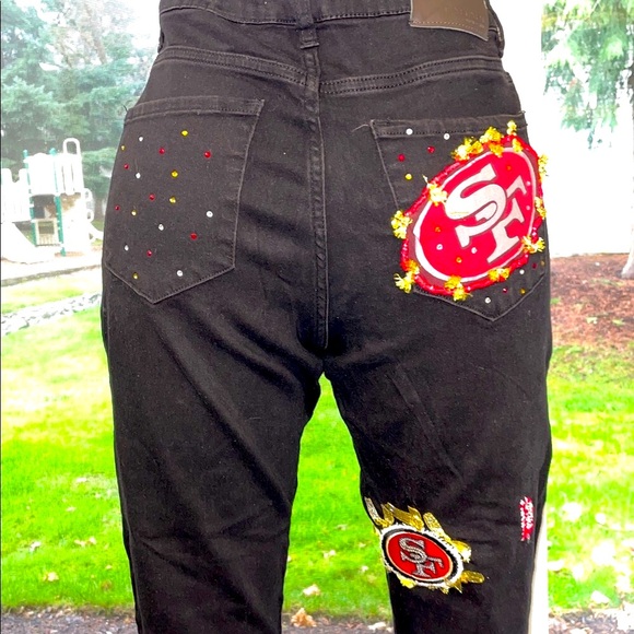 Women’s UPCYCLED HAND CRAFTED 49ers Themed Black Jeans TAHARI Sz 14P - Picture 5 of 15